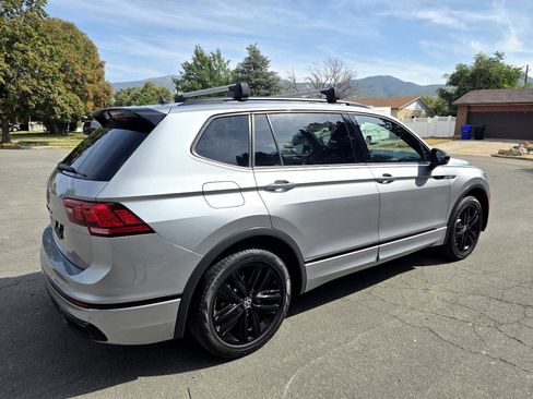 Used 2022 Volkswagen Tiguan SE R-Line image 5