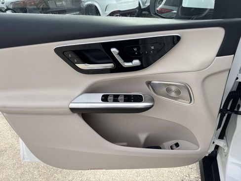 New 2026 Mercedes-Benz GLC 300 image 11