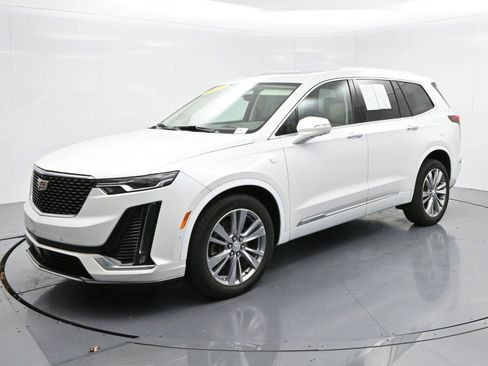 Certified 2023 Cadillac XT6 Premium Luxury w/ Technology Package image 3