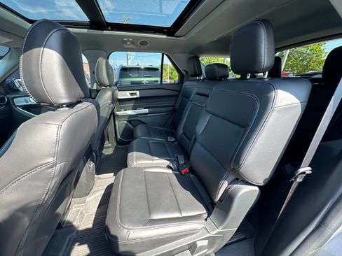 Used 2023 Ford Explorer XLT w/ Equipment Group 202A AWD/4WD image 25