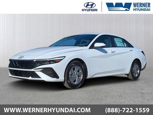 New 2026 Hyundai Elantra SE FWD image 1