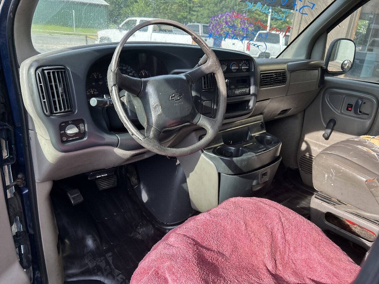 Used 2000 Chevrolet Express 3500 RWD image 12