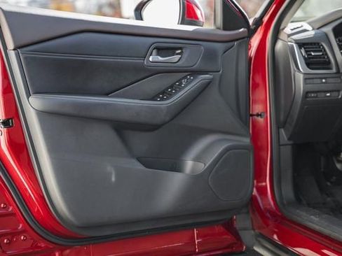 Used 2022 Nissan Rogue SV w/ SV Premium Package image 34