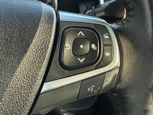 Used 2015 Toyota Camry SE image 16