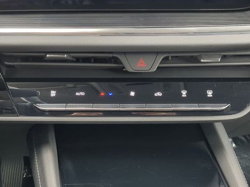 Used 2024 Buick Envision Preferred image 24