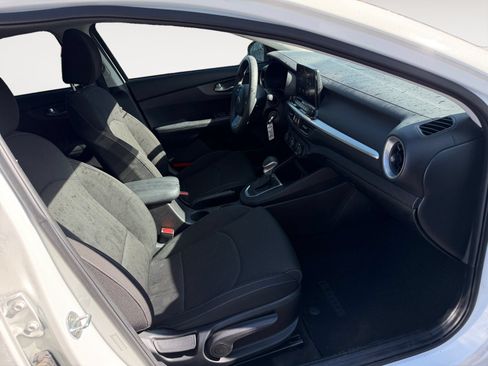 Used 2020 Kia Forte LXS FWD image 15