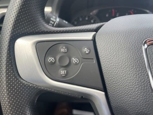 Used 2023 GMC Acadia SLE w/ Driver Convenience Package image 26