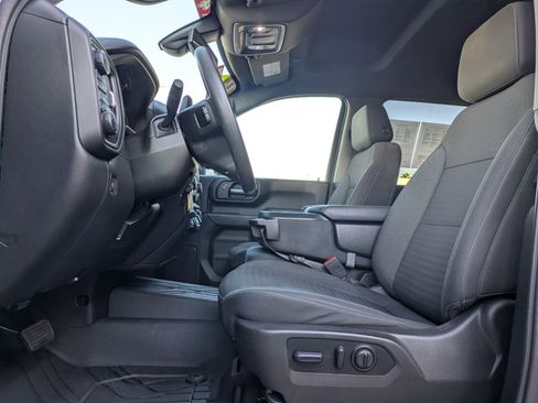 Used 2022 Chevrolet Silverado 2500 Custom w/ Custom Value Package image 21