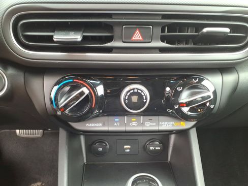 Used 2023 Hyundai Kona SEL AWD/4WD image 26