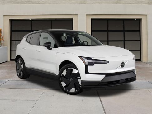 New 2025 Volvo EX30 Plus w/ Protection Package Premier image 18