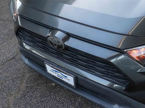 Used 2020 Toyota RAV4 XLE w/ Carpet Mat Package image 8