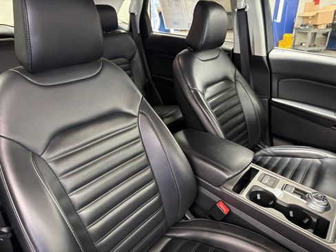 Certified 2024 Ford Edge SEL AWD/4WD image 9