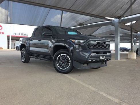 Used 2024 Toyota Tacoma TRD Sport RWD image 9