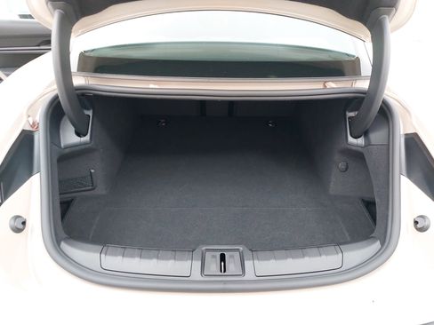 Used 2023 Porsche Taycan w/ Premium Package image 14