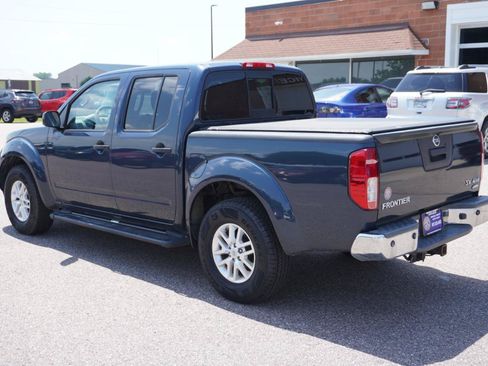 Used 2017 Nissan Frontier SV w/ SV Value Truck Package AWD/4WD image 3