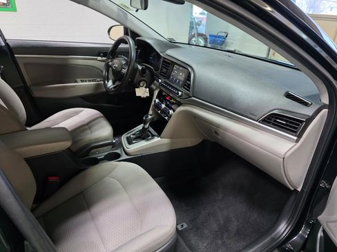 Used 2020 Hyundai Elantra SEL image 24