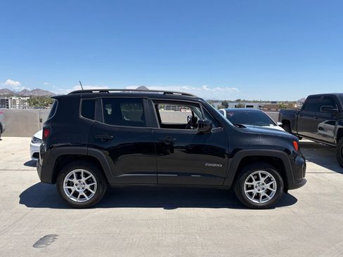 Used 2020 Jeep Renegade Latitude w/ Cold Weather Group AWD/4WD image 3