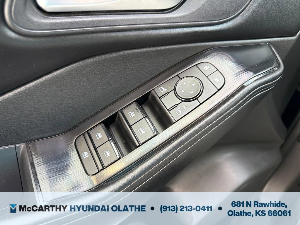 Used 2025 Nissan Rogue SV FWD image 32