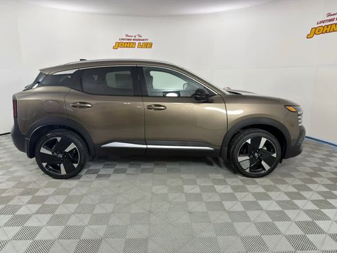 New 2026 Nissan Kicks SR w/ SR Premium Package image 6