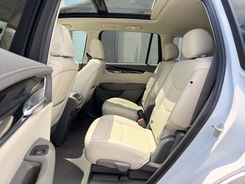 Used 2024 Cadillac XT6 Premium Luxury w/ Technology Package AWD/4WD image 30