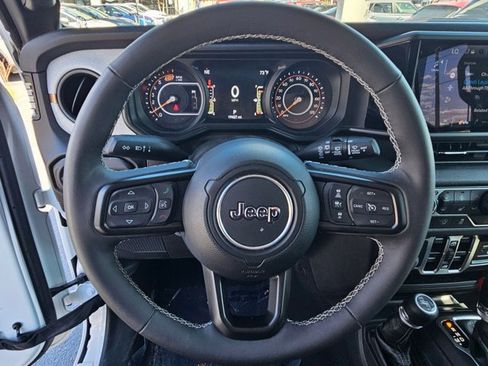 Used 2025 Jeep Wrangler Sport S image 21