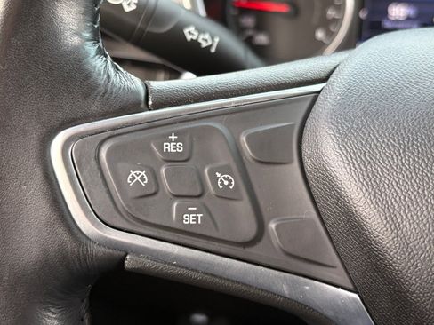 Used 2019 Chevrolet Equinox LT image 18