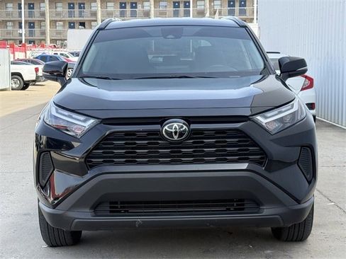 Used 2025 Toyota RAV4 XLE image 8