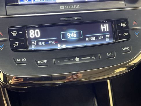 Used 2014 Toyota Avalon Limited image 31