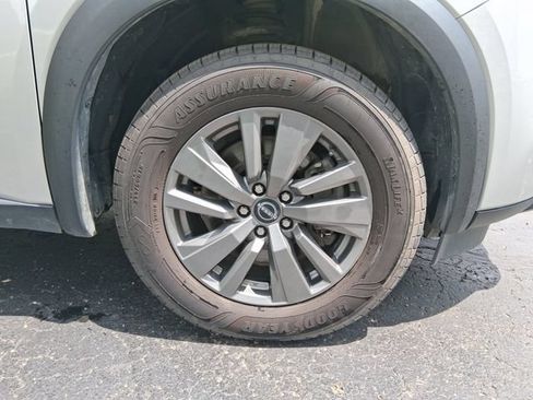 Used 2024 Nissan Pathfinder S FWD image 8