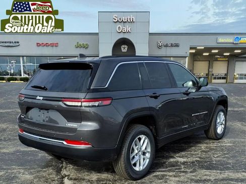 New 2026 Jeep Grand Cherokee Laredo image 3