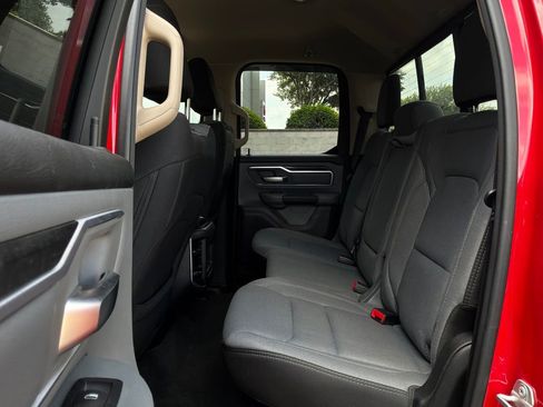 Used 2020 RAM 1500 Big Horn AWD/4WD image 13