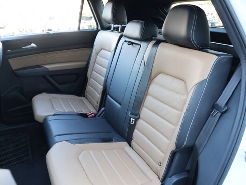 Used 2021 Volkswagen Atlas Cross Sport SEL Premium image 33