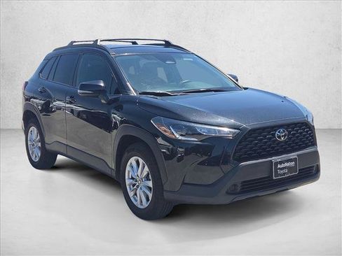 Certified 2024 Toyota Corolla Cross LE FWD image 3