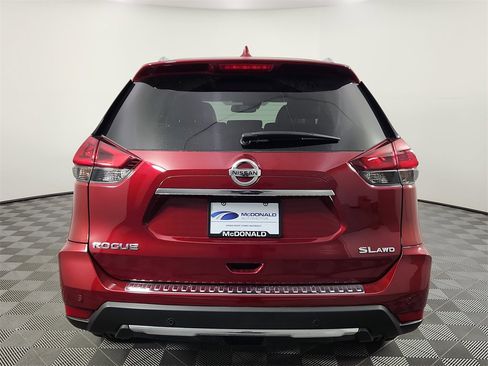 Used 2020 Nissan Rogue SL w/ Premium Package image 4