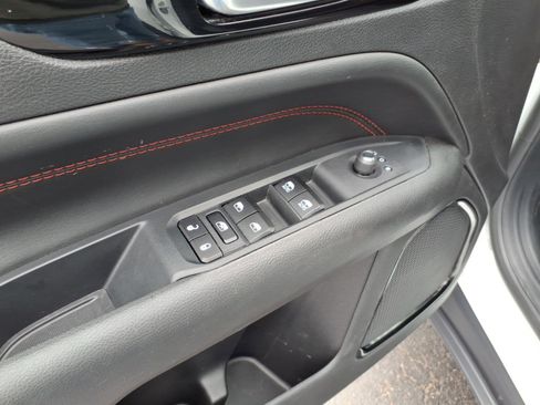 Used 2025 Jeep Compass Trailhawk AWD/4WD image 17