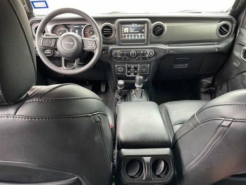 Used 2023 Jeep Gladiator Sport image 10