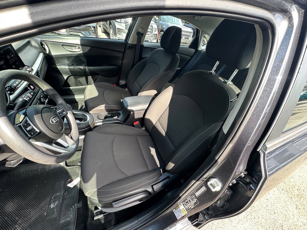 Used 2020 Kia Forte LXS FWD image 2