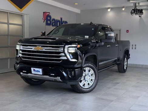Certified 2025 Chevrolet Silverado 2500 High Country w/ Technology Package AWD/4WD image 2
