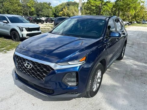 Used 2020 Hyundai Santa Fe SE FWD image 2