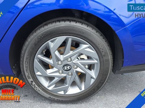 Used 2024 Hyundai Elantra SEL FWD image 11