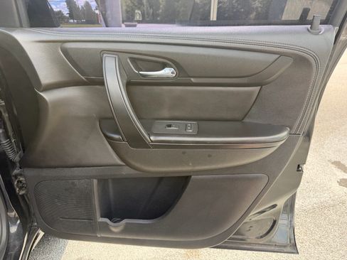 Used 2016 GMC Acadia SLE FWD image 16
