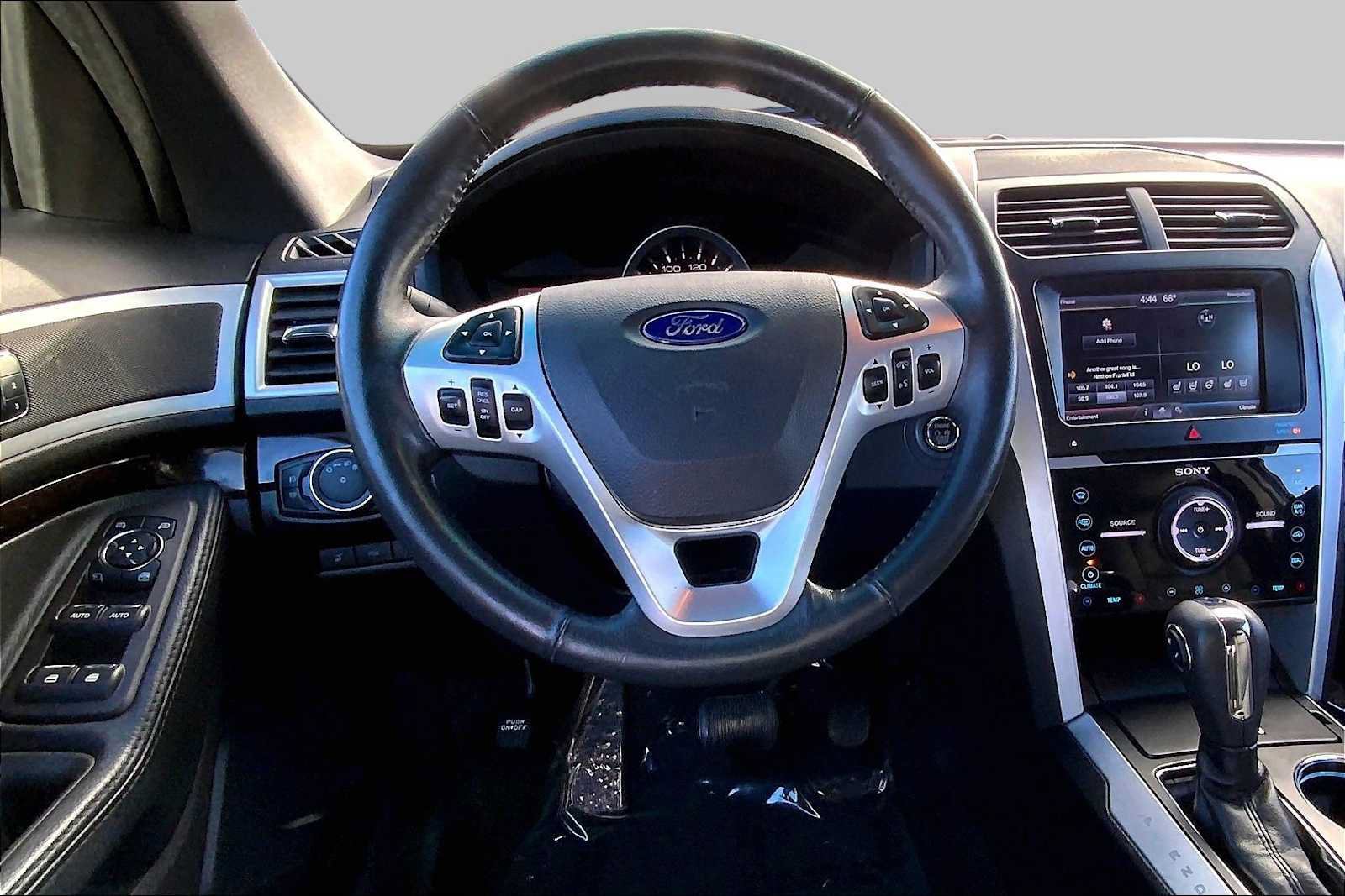 Used 2015 Ford Explorer Limited w/ Equipment Group 302A AWD/4WD image 6