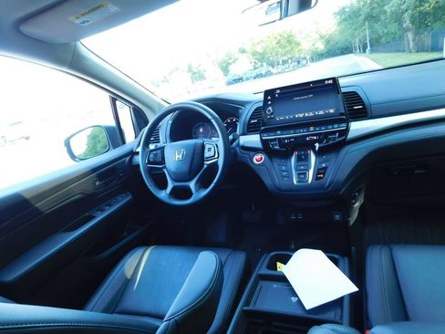 Certified 2025 Honda Odyssey EX-L image 7