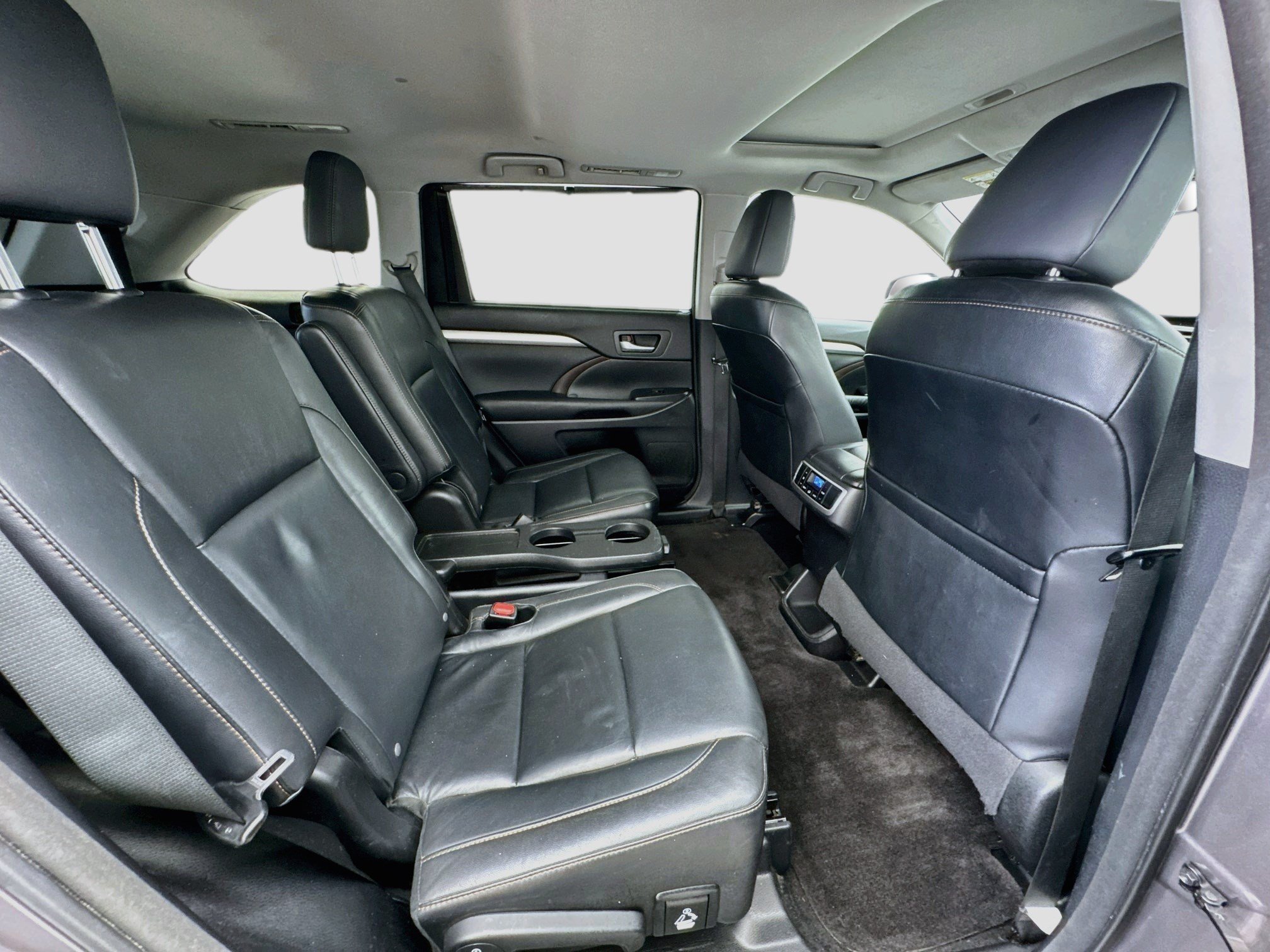 Used 2015 Toyota Highlander XLE FWD image 20