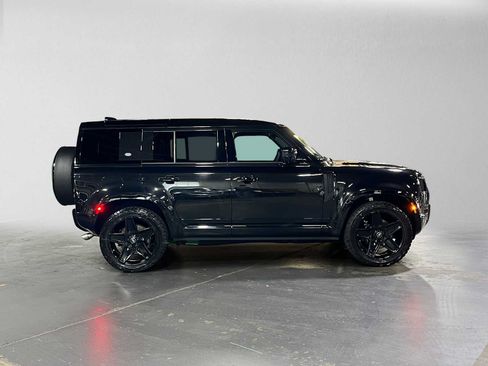 Used 2024 Land Rover Defender 110 V8 AWD/4WD image 2