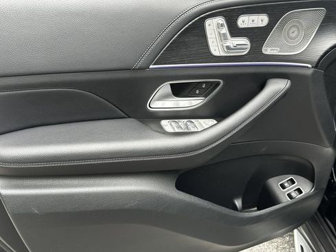 Used 2024 Mercedes-Benz GLE 450e 4MATIC image 11