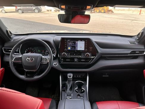 Used 2021 Toyota Highlander XSE image 21