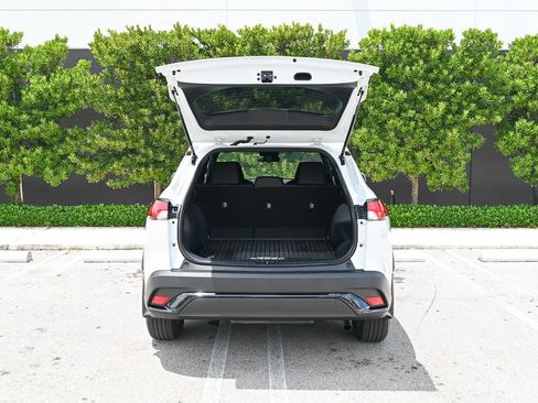 Used 2023 Toyota Corolla Cross AWD Hybrid image 9