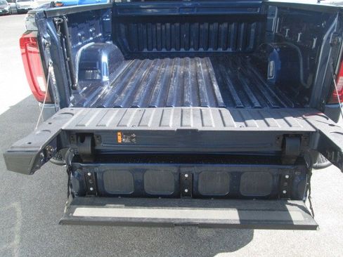 Used 2023 GMC Sierra 1500 SLT image 8