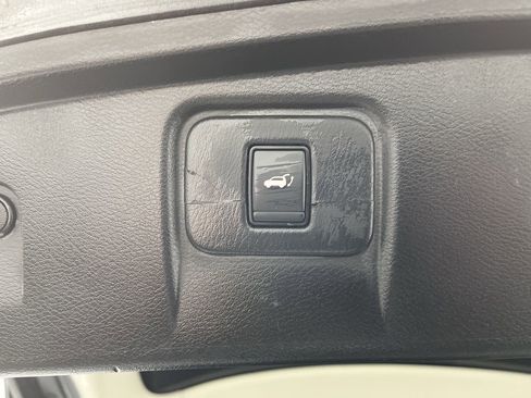 Used 2018 Nissan Murano SL w/ Moonroof Package image 31